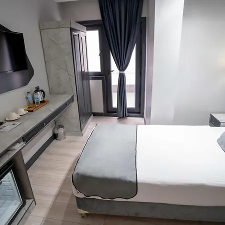 Express Hotel *