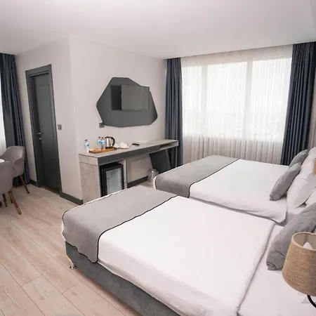Express Hotel *